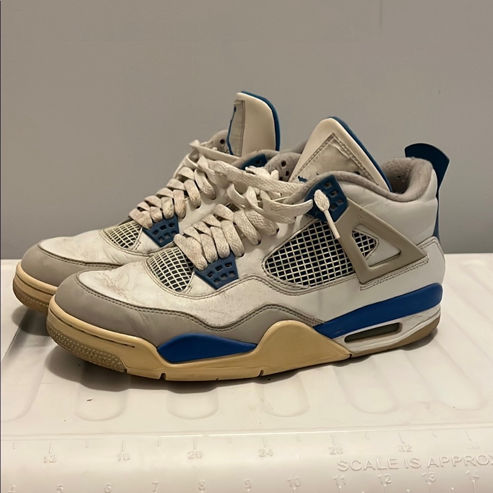 Air Jordan 4 Retro 'Military Blue'
